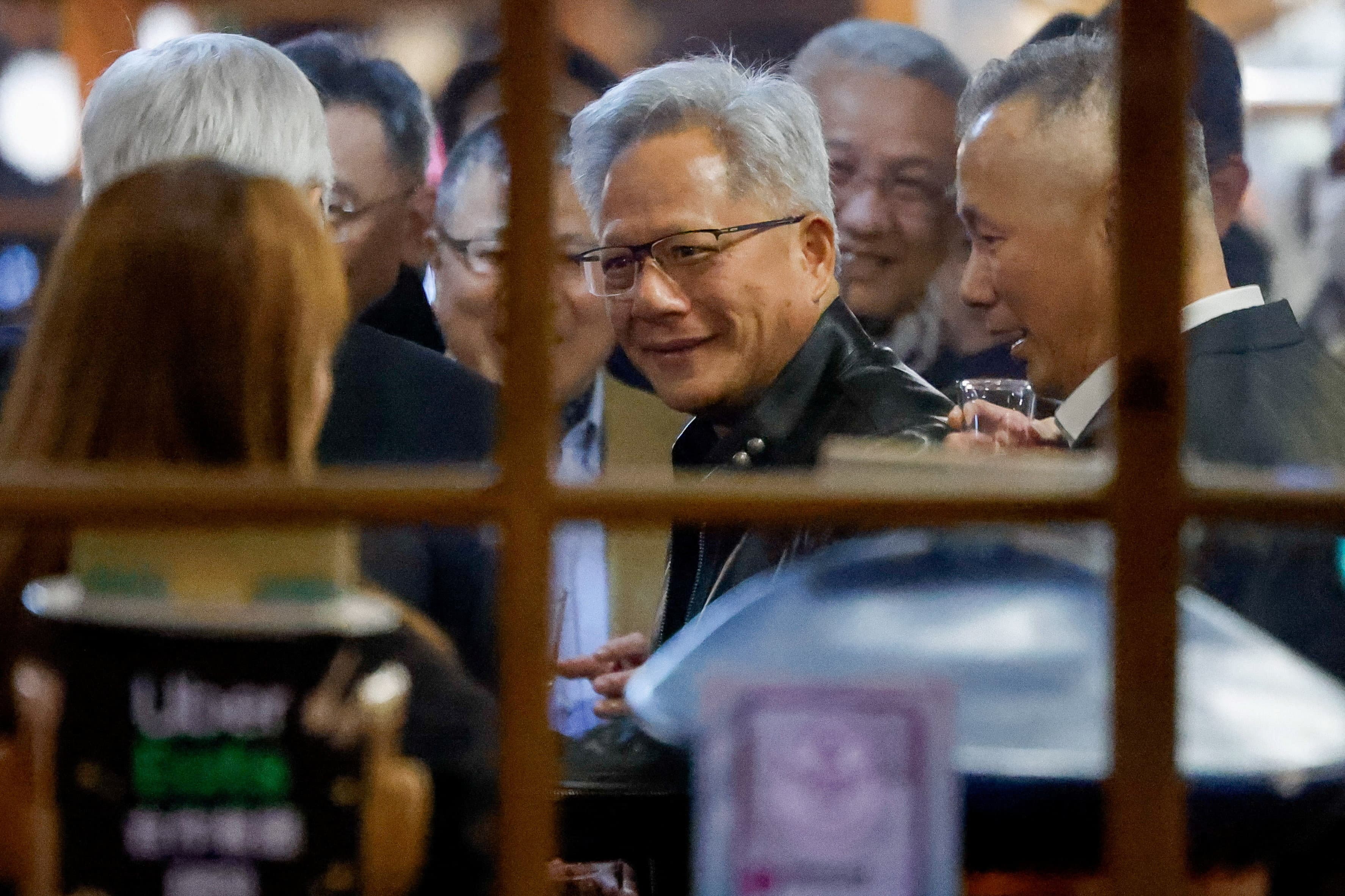 젠슨 황 'TSMC 생산능력 10년 뒤 갑절로…내가 소재 많이 필요해'