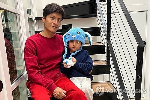 美이민단속에 구금됐던 5세 어린이 석방…아버지와 함께 집으로